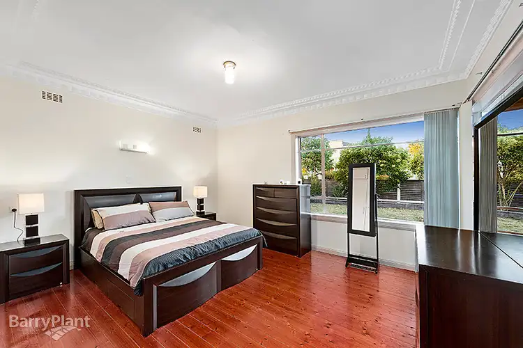 Sixth view of Homely house listing, 8 Seaview Street, Mount Waverley VIC 3149
