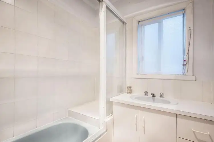 Sixth view of Homely house listing, 10 McFadzean Avenue, Reservoir VIC 3073