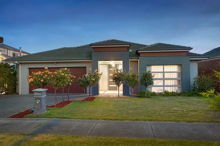 53 Pintail Crescent, Taylors Lakes VIC 3038