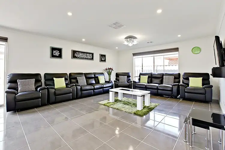 Fourth view of Homely house listing, 19 Doyle Court, Truganina VIC 3029