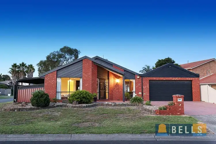 8 Stagecoach Crescent, Sydenham VIC 3037