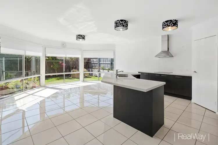 17 Pebbly Creek Crescent, Little Mountain QLD 4551