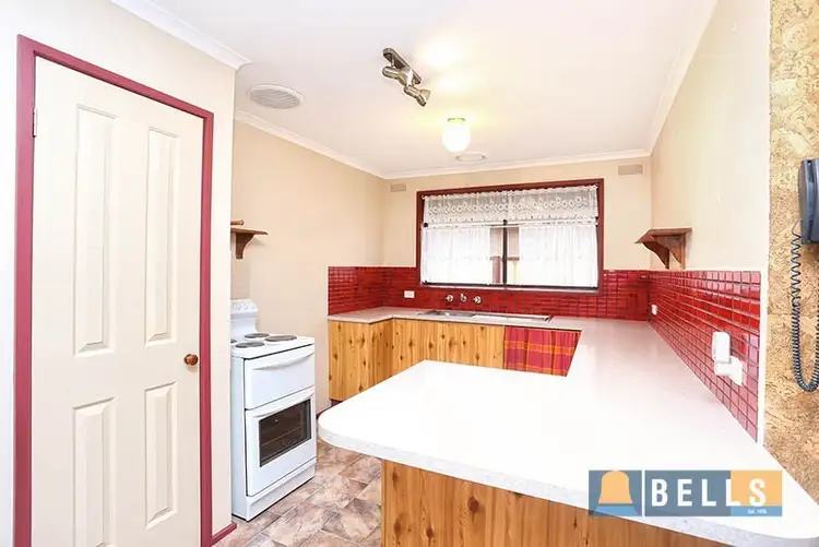 Fifth view of Homely house listing, 10 Marshall Avenue, St Albans VIC 3021