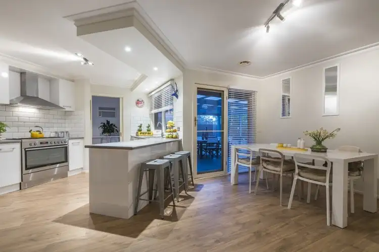 Fifth view of Homely house listing, 2 Carey Court, Sunbury VIC 3429