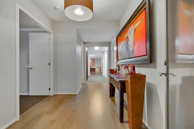 5 Brindabella Circuit, Sandhurst VIC 3977