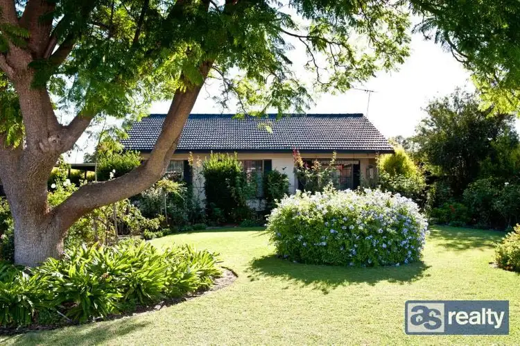 25 Bruce Road, Morley WA 6062
