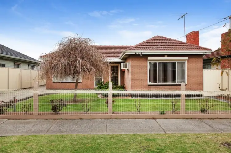 16 Coronation Street, Sunshine North VIC 3020