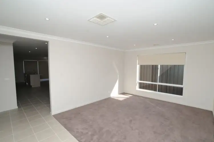Fifth view of Homely house listing, 33 Joyce Way, Wangaratta VIC 3677