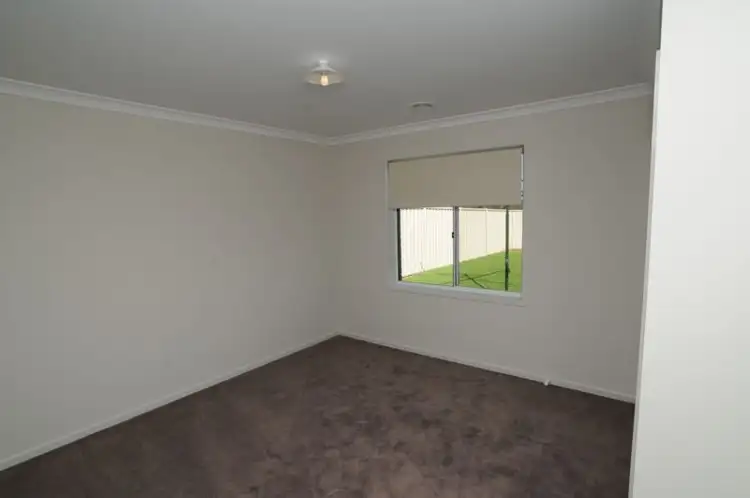 Sixth view of Homely house listing, 33 Joyce Way, Wangaratta VIC 3677
