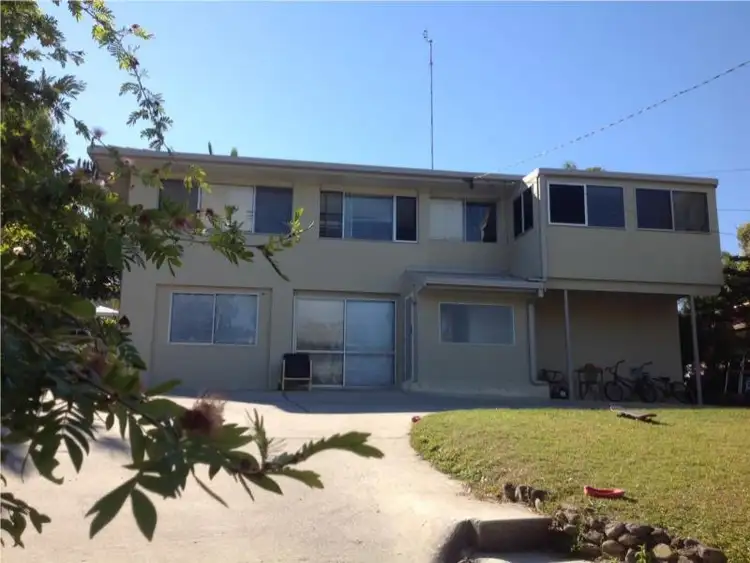 5 Enid Avenue, Southport QLD 4215