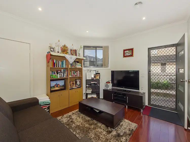 Second view of Homely unit listing, 2/10 Albert Crescent, St Albans VIC 3021