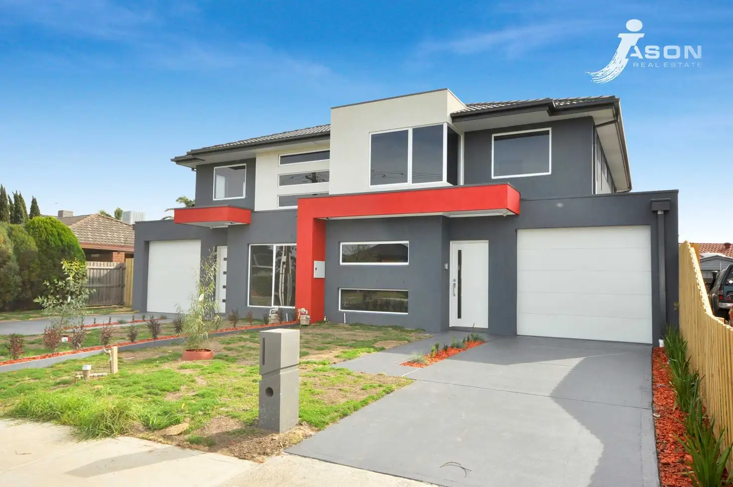 Main view of Homely house listing, 2/5 Grantley Drive, Gladstone Park VIC 3043