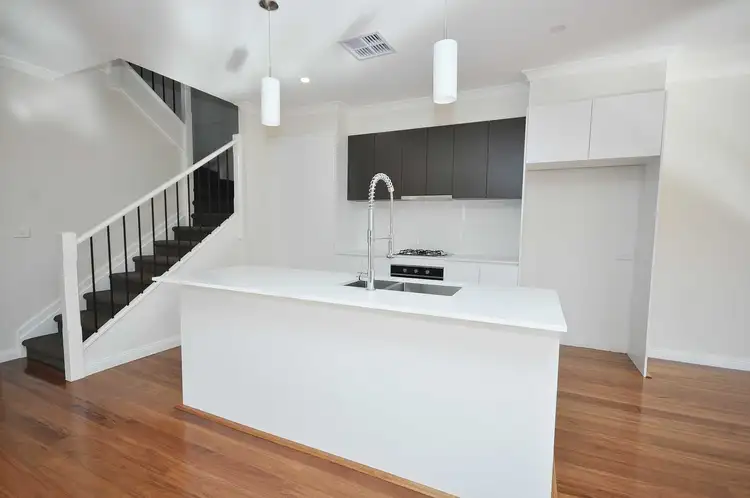 Fourth view of Homely house listing, 2/5 Grantley Drive, Gladstone Park VIC 3043