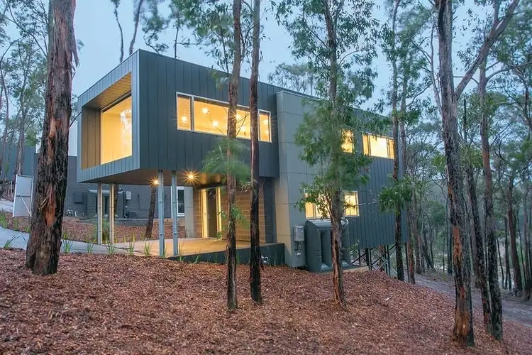 4 Logan Court, Mount Helen VIC 3350