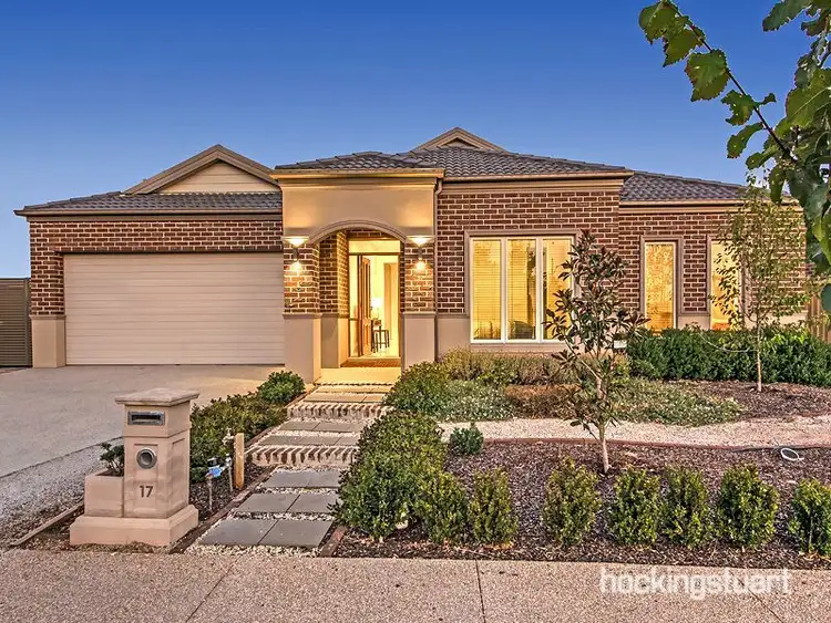 17 Aberfeldie Way, Caroline Springs VIC 3023