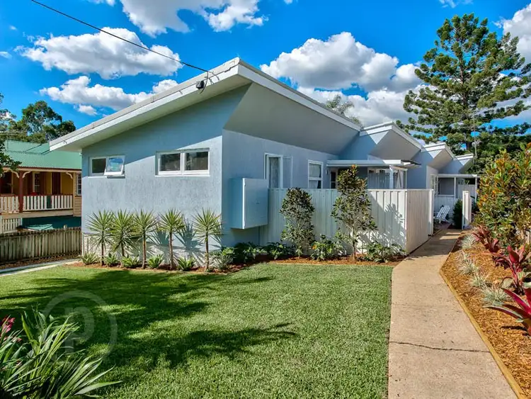 15 Jason Street