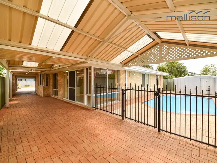 1 Barcroft Court, Atwell WA 6164