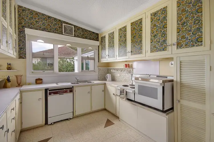 Fifth view of Homely house listing, 2 Araluen Parade, Belmont VIC 3216