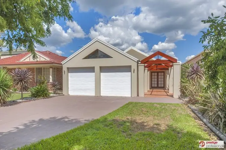 28 Valleyfield Court, Wattle Grove NSW 2173