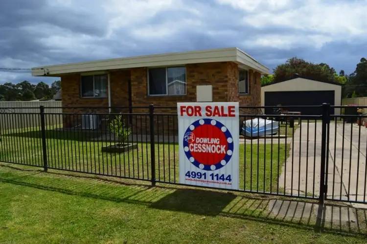 17 Murray Street, Abernethy NSW 2325
