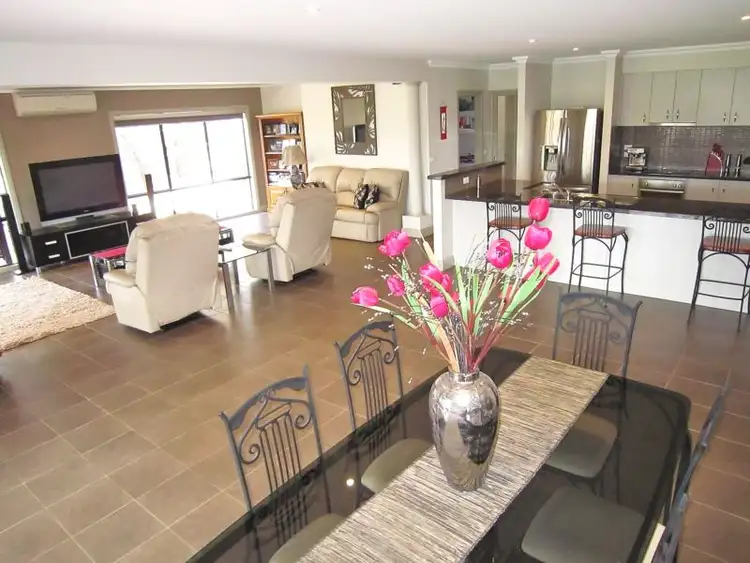 Fifth view of Homely house listing, 6 Villa Terrace, Junortoun VIC 3551