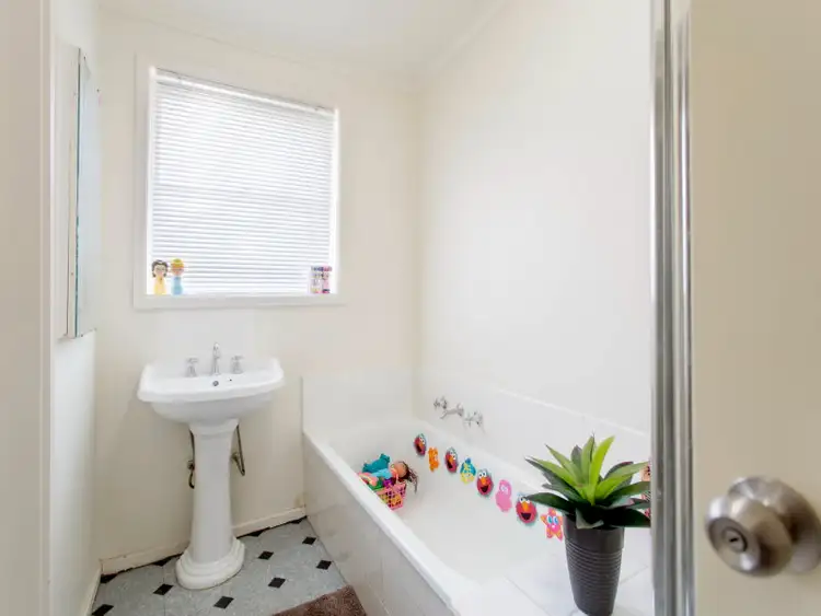 Sixth view of Homely house listing, 9 Indigo Court, Frankston North VIC 3200