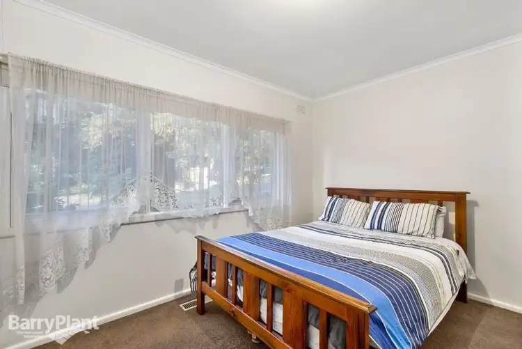 Fifth view of Homely house listing, 8 Shalimar Crescent, Boronia VIC 3155