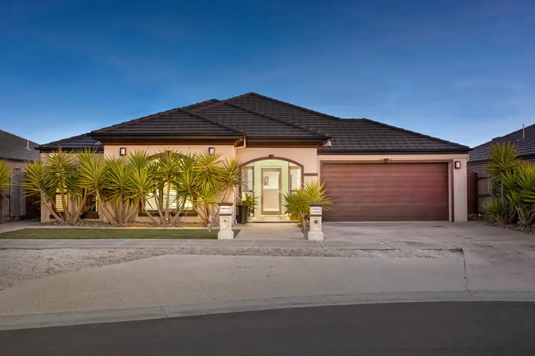 54 Double Bay Drive, Taylors Hill VIC 3037