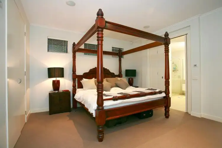 Fifth view of Homely house listing, 2 Hopman Court, Sandhurst VIC 3977