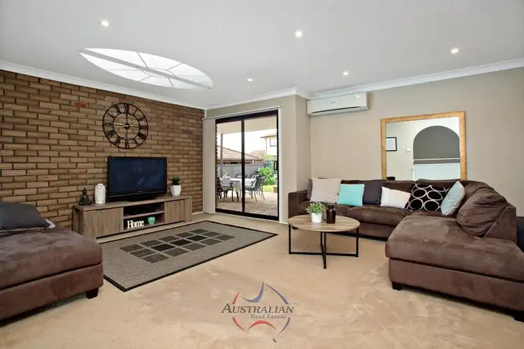 5 Rainbow Place, St Clair NSW 2759