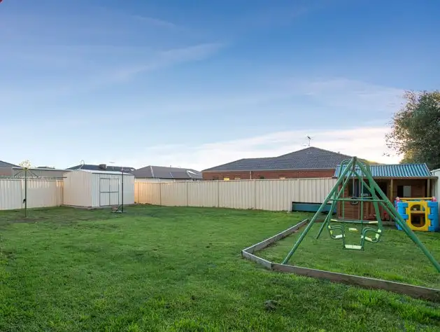 Sixth view of Homely house listing, 2 Glenview Court, Hillside VIC 3037