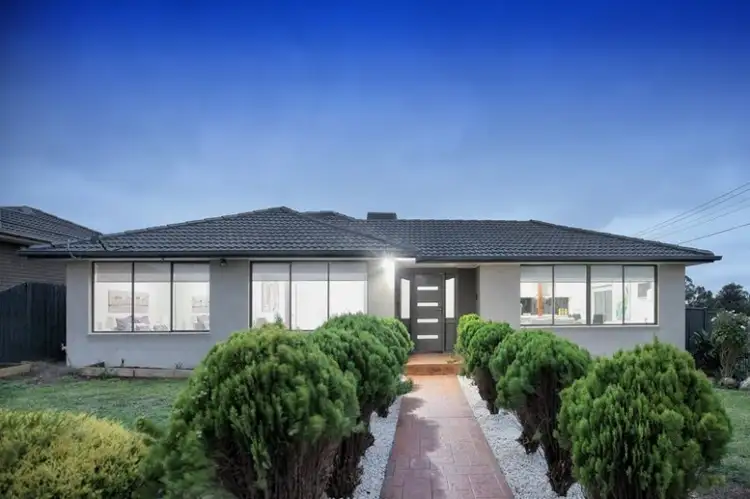 2 Redwood Close, Gladstone Park VIC 3043