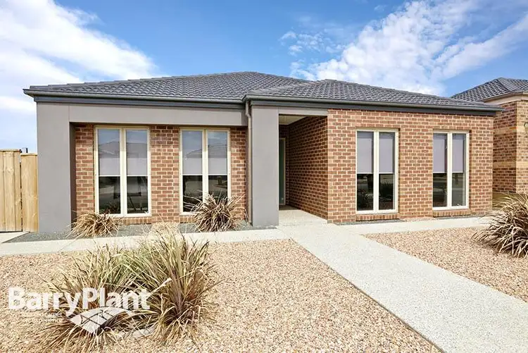 7 Chanticleer Way, Melton West VIC 3337