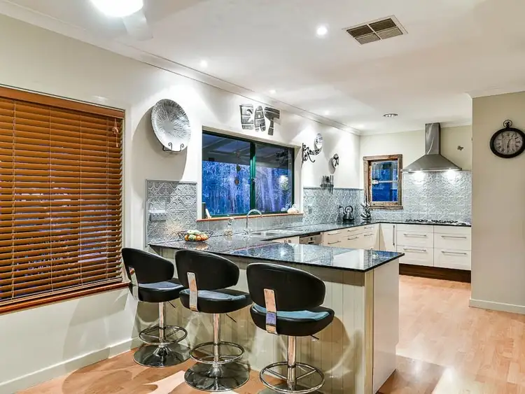285 Vernon Avenue, Mundaring WA 6073