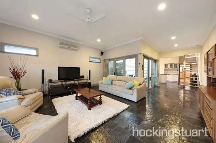 42 Blackwood Street, Carnegie VIC 3163