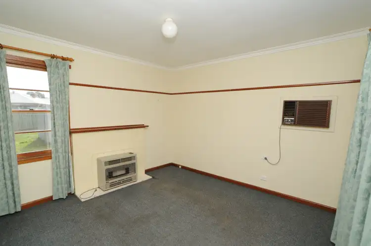 Second view of Homely house listing, 20 Batchelor Cresent, Wangaratta VIC 3677