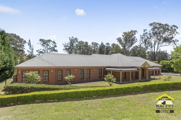 21 Benwerrin Crescent, Grasmere NSW 2570