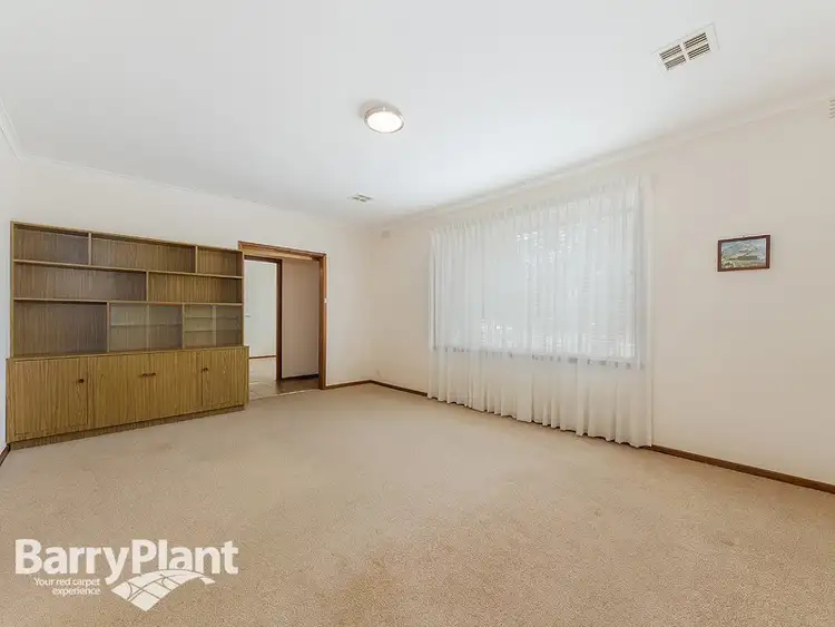 Second view of Homely house listing, 7 Lyndford Court, St Albans VIC 3021