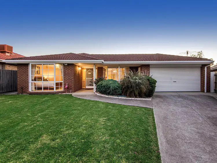 9 Commodore Court, Taylors Lakes VIC 3038