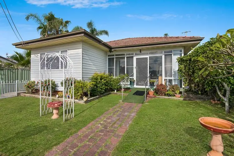 11 Hargraves St, The Entrance North NSW 2261