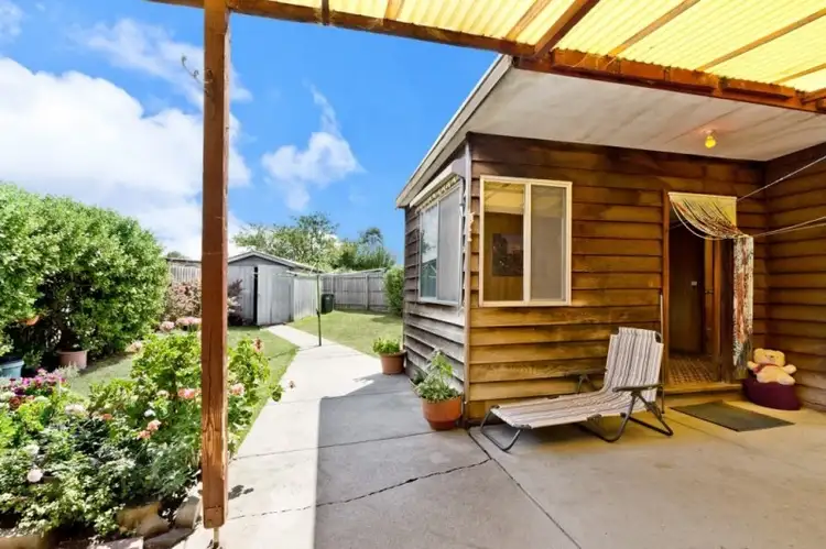 Second view of Homely house listing, 5 Kilmore Crescent, Dallas VIC 3047