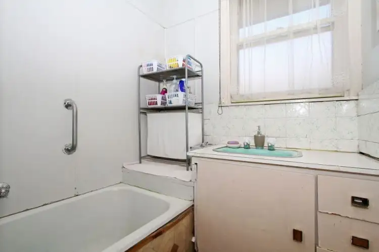 Fifth view of Homely house listing, 34 Winter Crescent, Reservoir VIC 3073