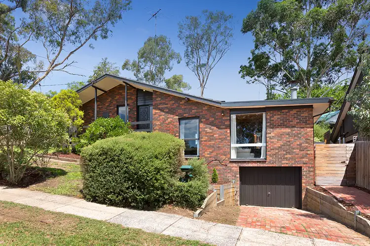 16 Bishop Avenue, Diamond Creek VIC 3089