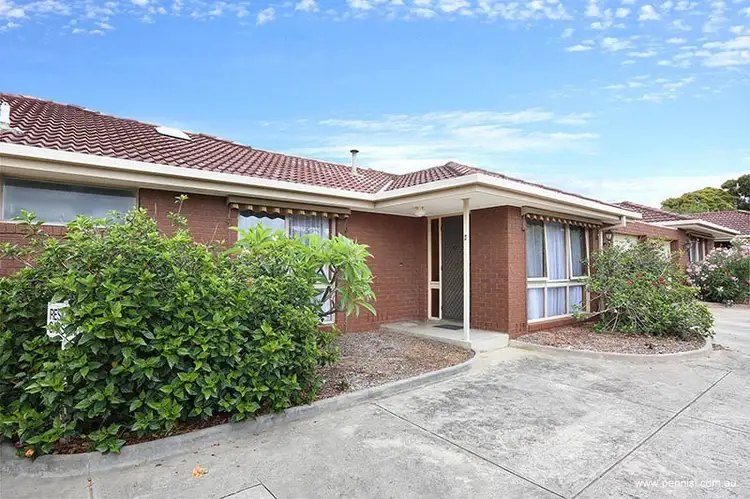 2/7 McCulloch Street, Essendon North VIC 3041