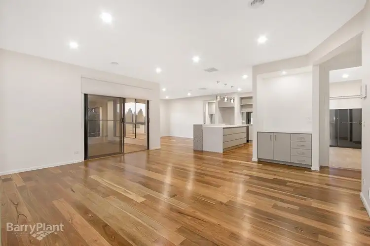 Fifth view of Homely house listing, 7 Astrid Court, Berwick VIC 3806