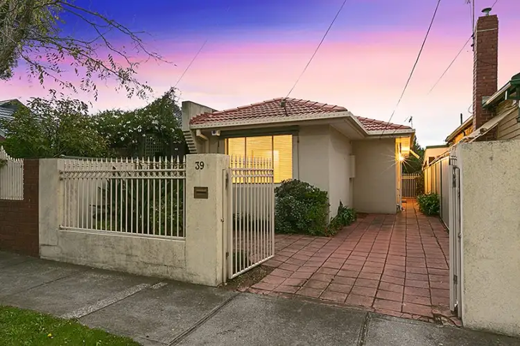 39 Chirnside Street, Kingsville VIC 3012