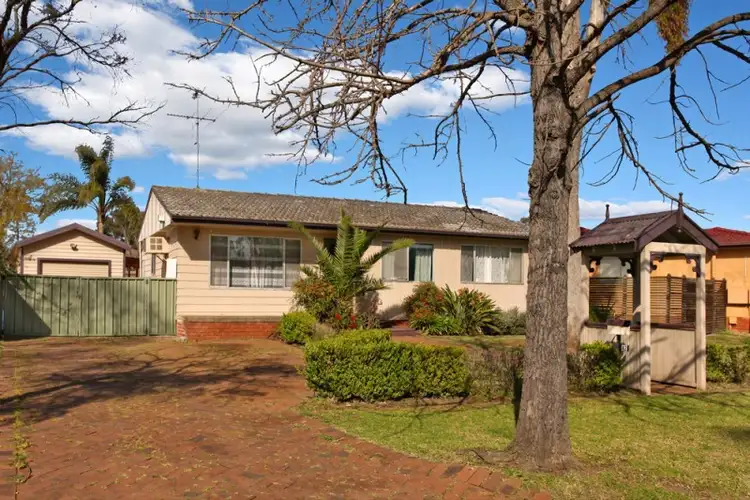 42 St Clair Avenue, St Clair NSW 2759