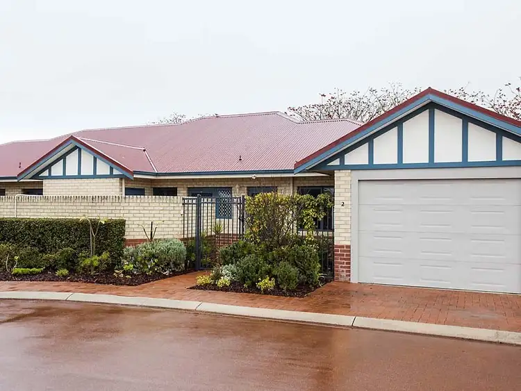 2/84 Foley Village Collick Street, Hilton WA 6163
