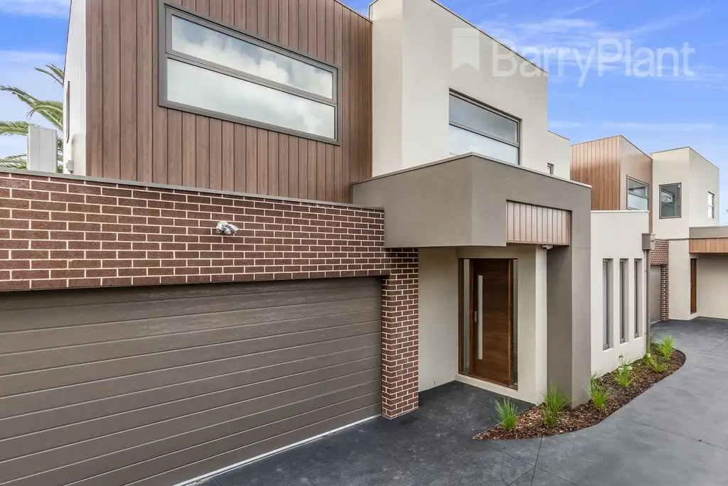 Main view of Homely townhouse listing, 2/24 Mummery Street, Mount Waverley VIC 3149
