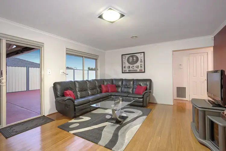 Fifth view of Homely house listing, 9 Enid Court, Hillside VIC 3037